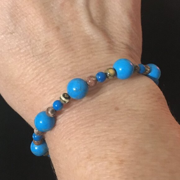 Blue Howlite & Leopardskin Jasper - Picture 2 of 3